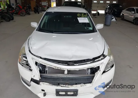 2015 Nissan Altima 2.5 S z USA, uszkodzony, nr VIN 1N4AL3AP1FC258095